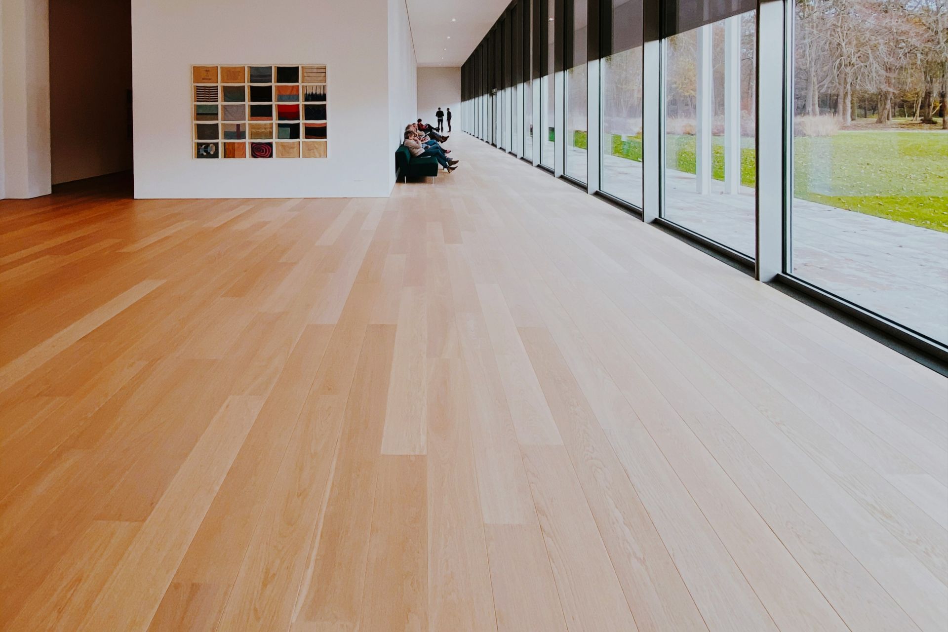 Πλακάκι ή Laminate; Ποιο δάπεδο να επιλέξω για το σπίτι μου – Πλήρης οδηγός για αρχάριους